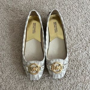 Michael Kors Women’s Fulton Logo Moccasin in Vanilla- Size 6.5M